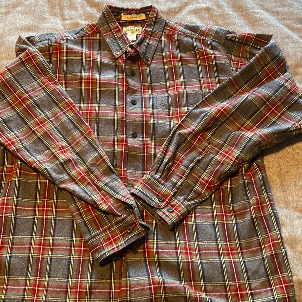 LL Bean Men's Gray Red‎ Plaid Flannel Button Down Shirt Outdoors Size L